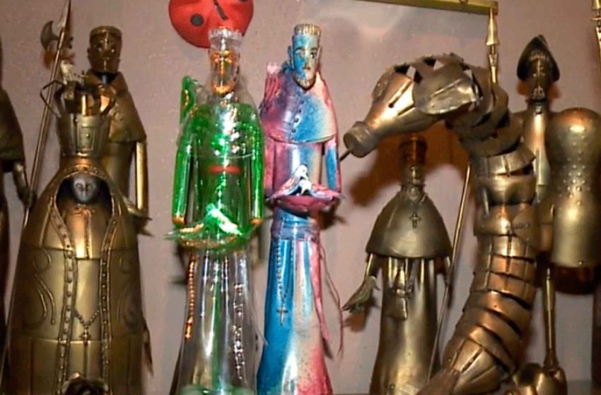  Obras de arte metalizadas feitas com garrafas pet em Jundiaí