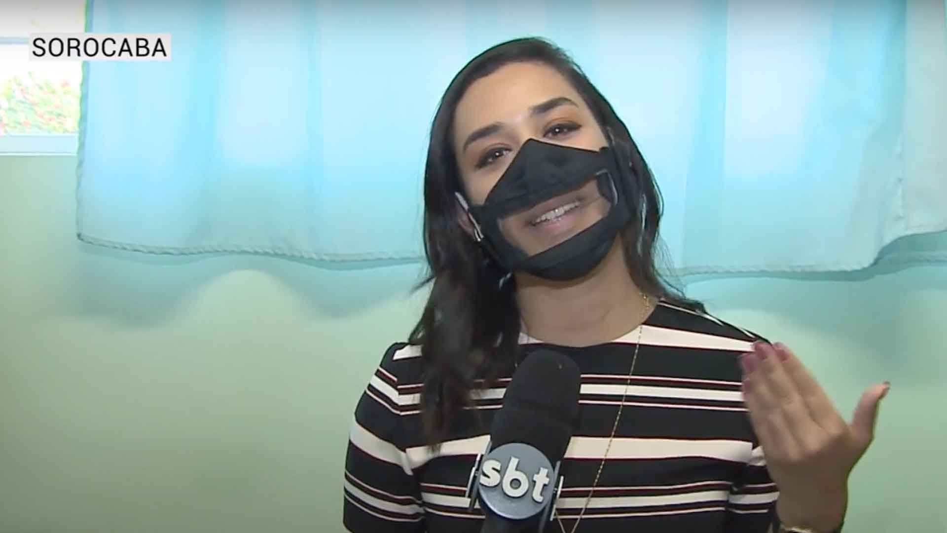 Máscaras especiais para deficientes auditivos