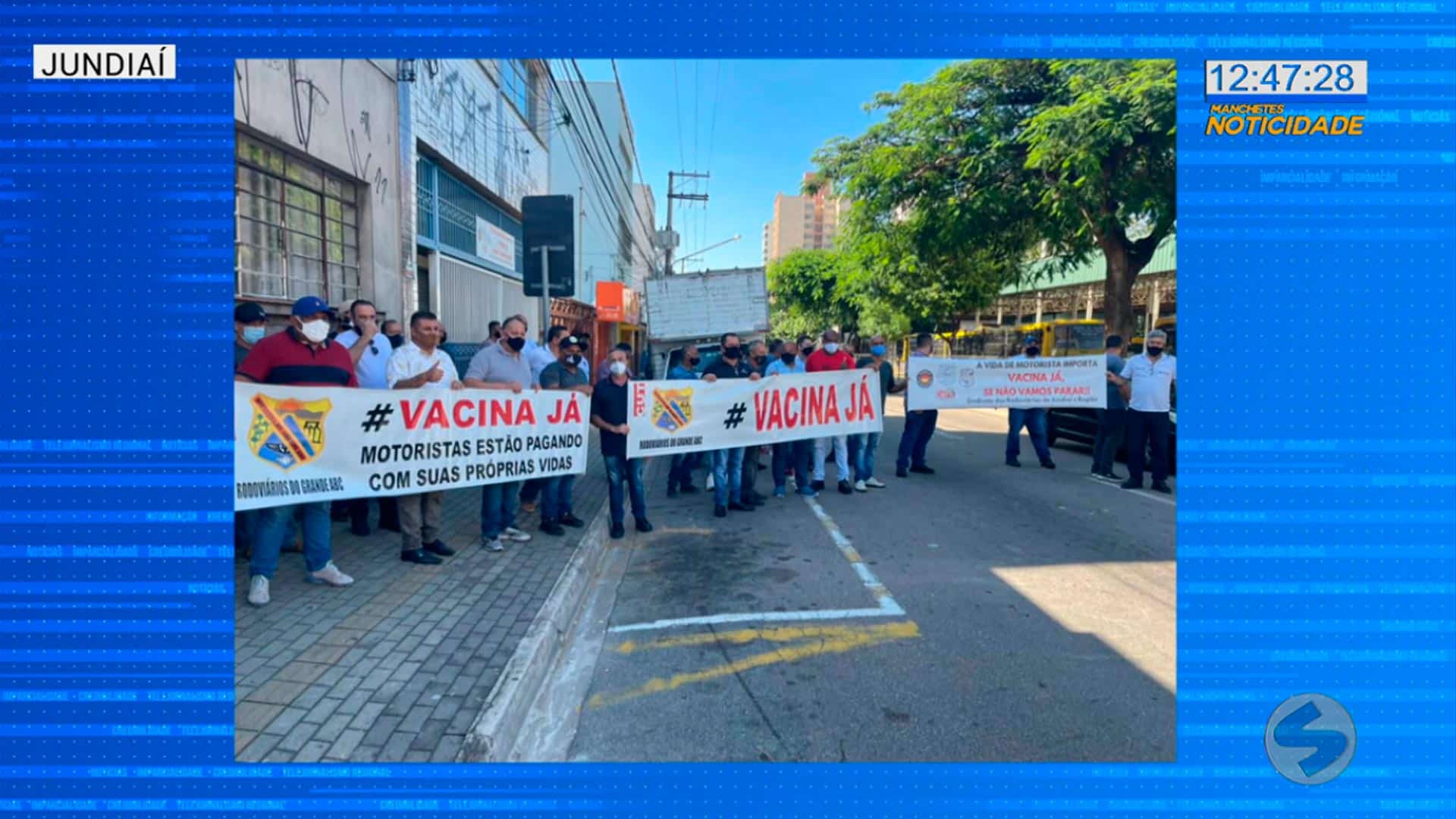 Motoristas de ônibus fazem protesto em Jundiaí