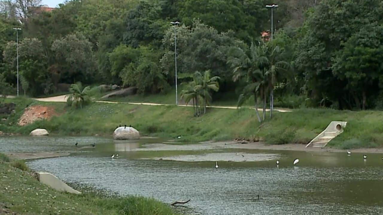 Lago do Parque Campolim em Sorocaba é vandalizado