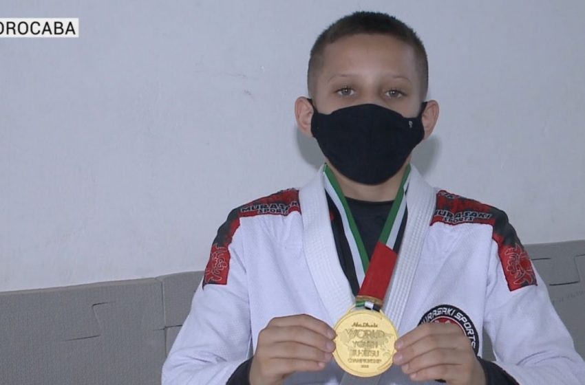  Menino de 11 anos ganha mundial de jiu-jitsu