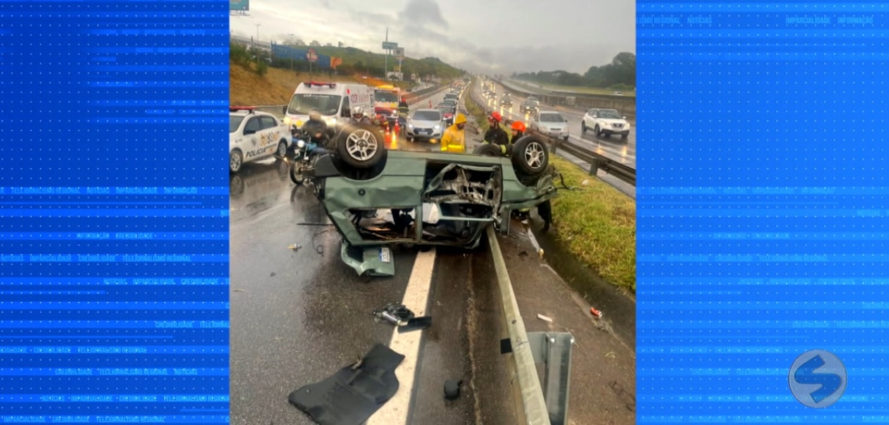 Motorista fica ferido em capotamento na rodovia Raposo Tavares