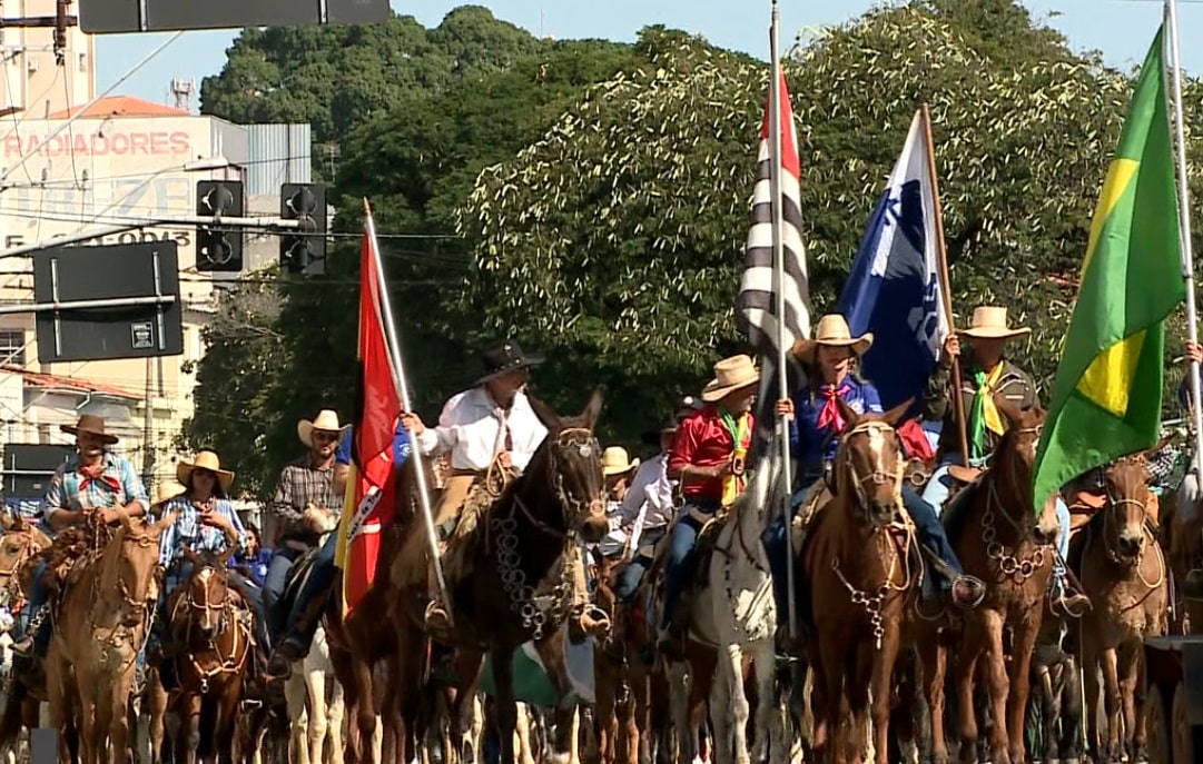 Cavalgada encerra a 55ª Semana do Tropeiro