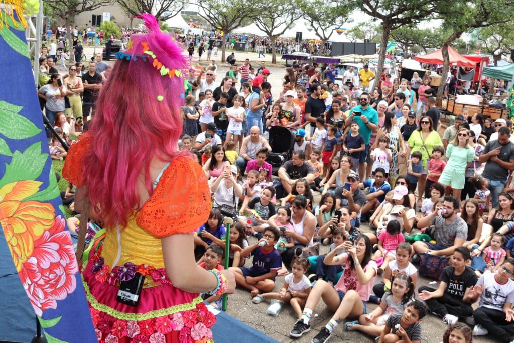 Milhares de pessoas participam de festa das crianças em Sorocaba