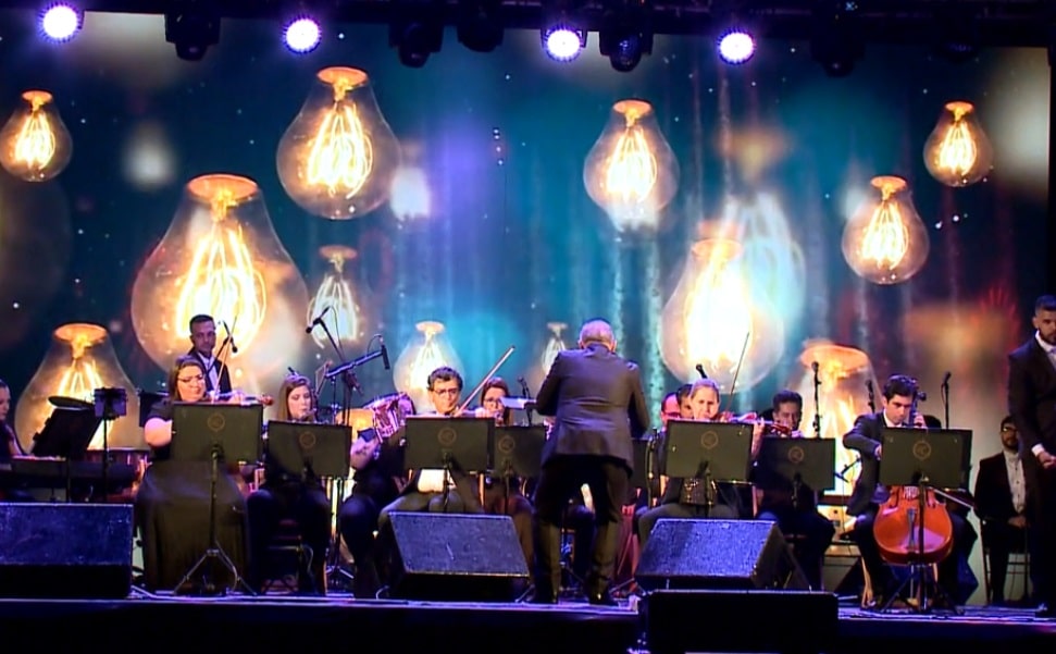 Abertura do Natal iluminado no Paço Municipal tem cerimônia com luzes e orquestra sinfônica