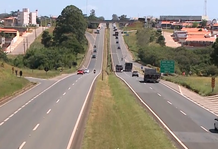 Grande movimento de veículos é esperado em rodovias da região