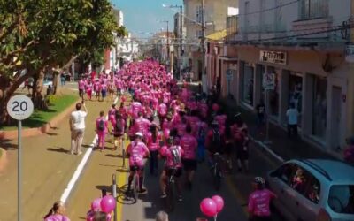 Caminhada em Itu promove conscientização sobre o câncer de mama