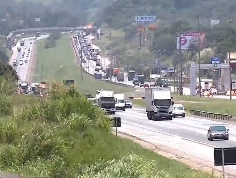 Feriado prolongado deixa rodovias da região movimentadas