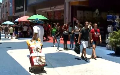 Comércio de Sorocaba fica movimentado a poucos dias do Natal