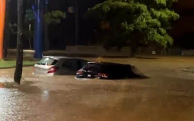 Moradores calculam os prejuízos após chuva