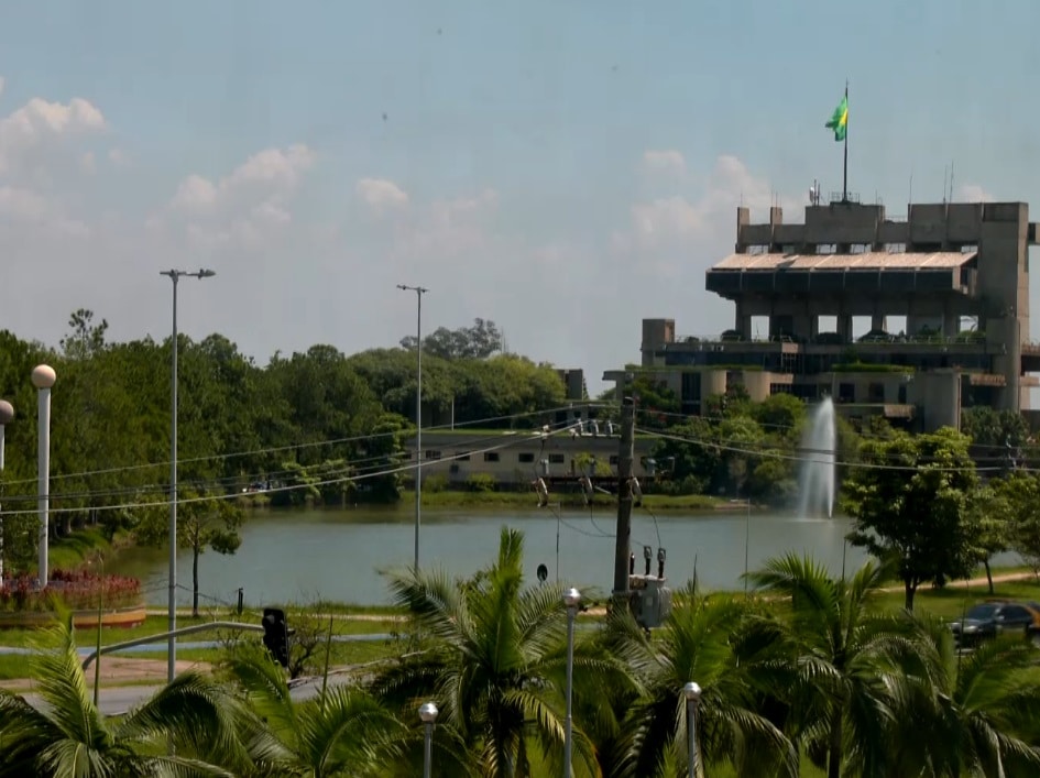 Imagem panorâmica da área verde da prefeitura de Sorocaba.