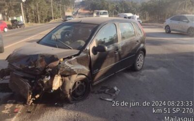 Acidente na Raposo Tavares em São Roque deixa dois feridos