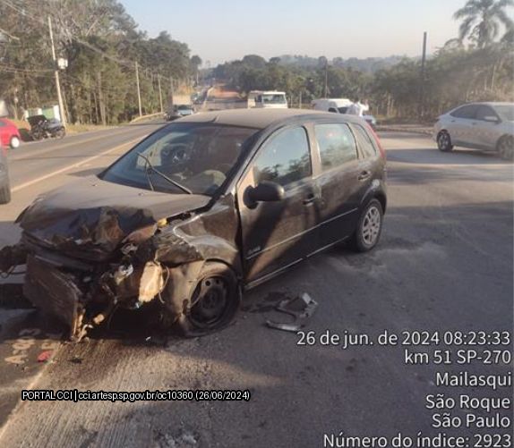 Acidente na Raposo Tavares em São Roque deixa dois feridos