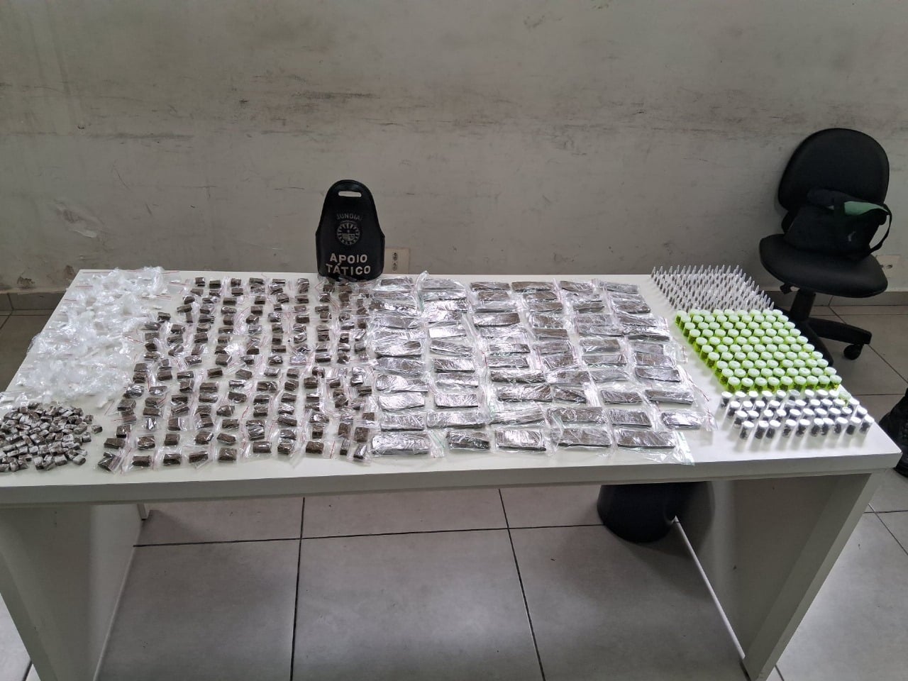 Dupla é presa por tráfico de drogas em São Roque