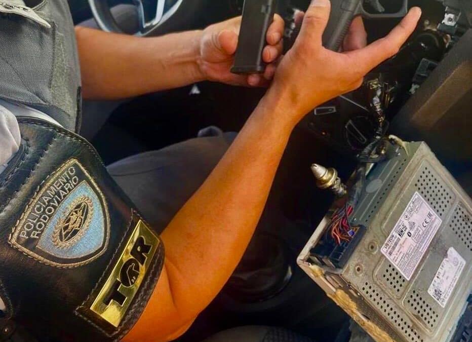 Polícia Rodoviária apreende pistola ilegal em “carro-cofre” na Rodovia Raposo Tavares