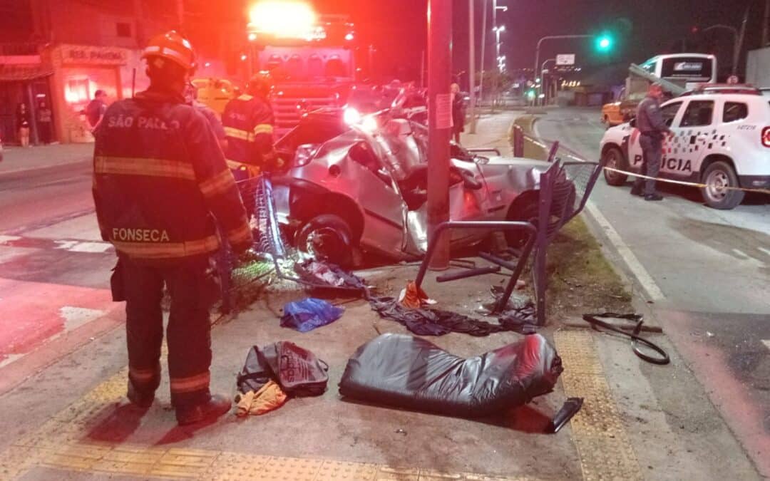 Mulher morre após acidente de carro na avenida Ipanema em Sorocaba