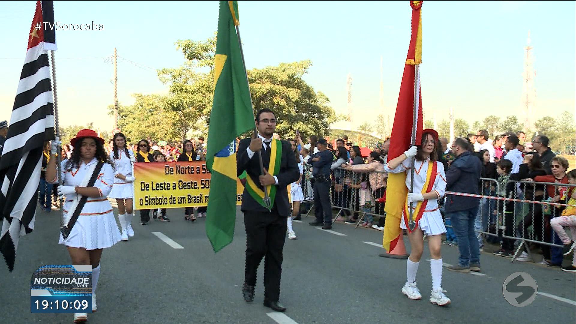 Desfile no aniversário de Sorocaba de 370 anos.