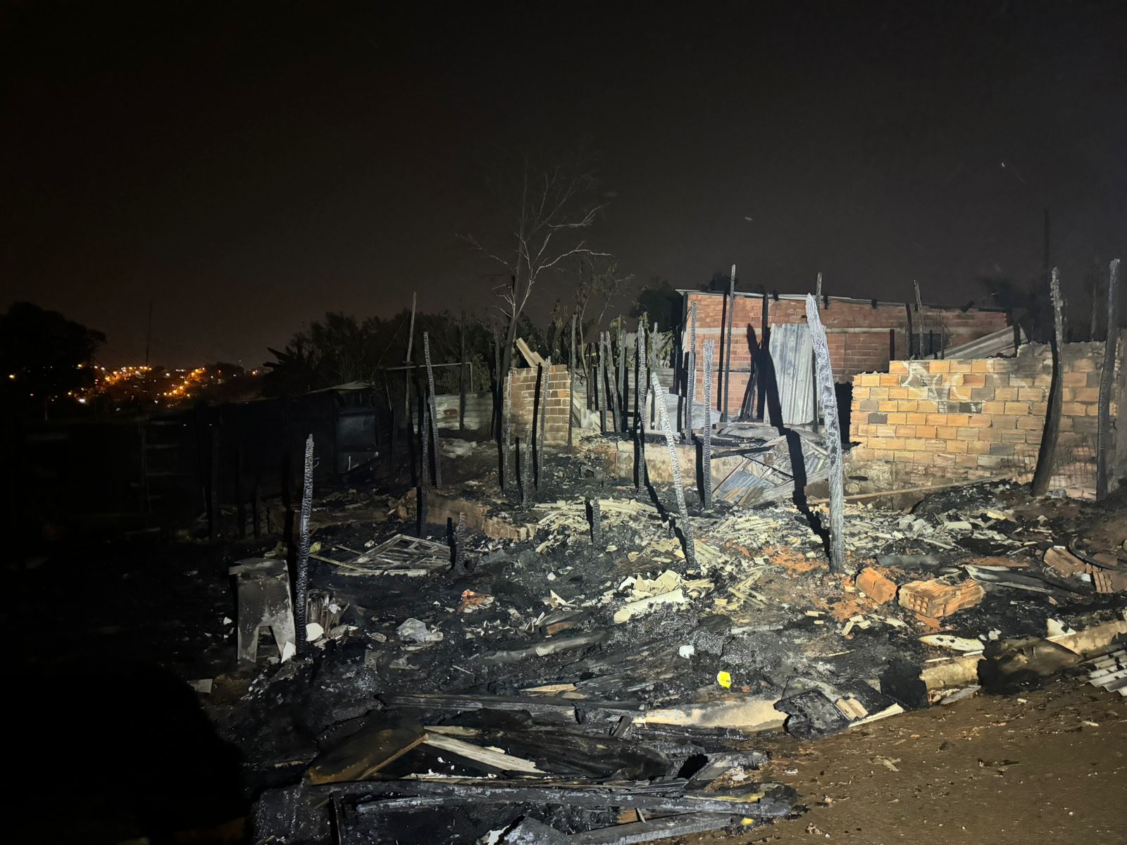 Incêndio destrói sete moradias na Zona Norte de Sorocaba