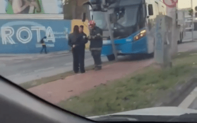 Motorista fica ferido em acidente na Avenida Itavuvu, em Sorocaba