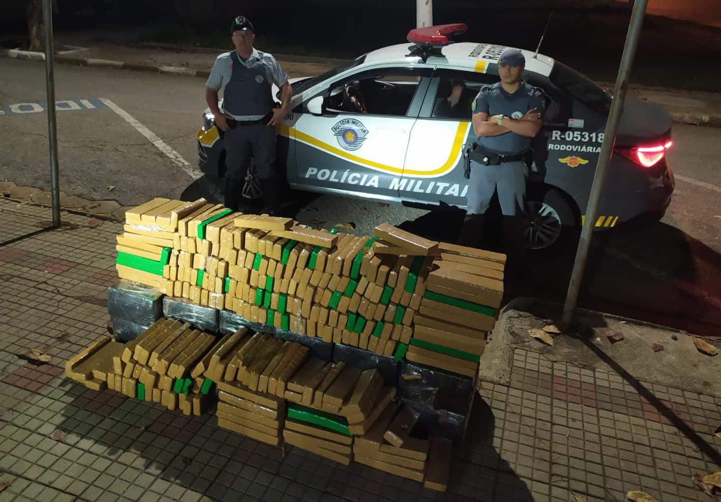 Polícia apreende mais de 500 kg de maconha na Castelo Branco