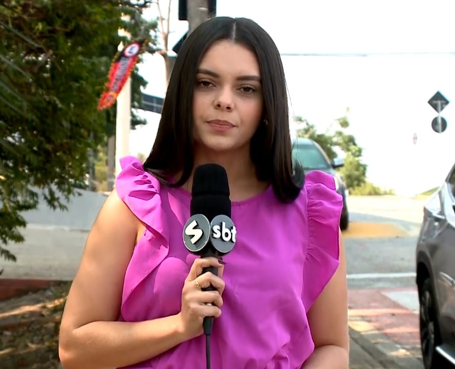 Repórter Fernanda Sena falando sobre o casa dos cogumelos alucinógenos em Jundiaí.