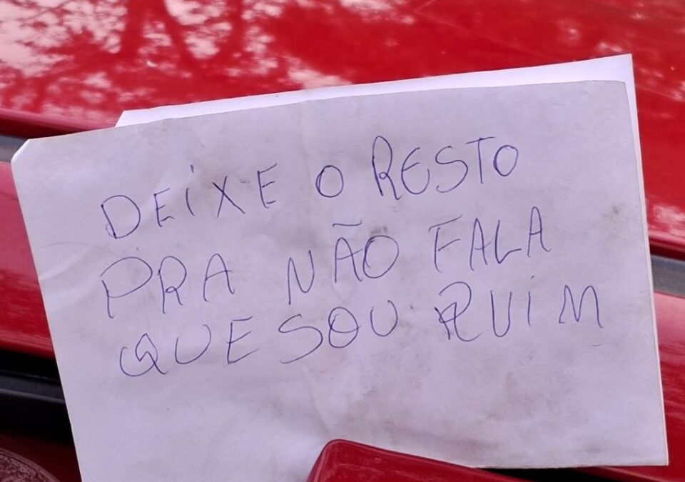 Carro roubado é encontrado em Jundiaí com bilhete deixado pelo ladrão