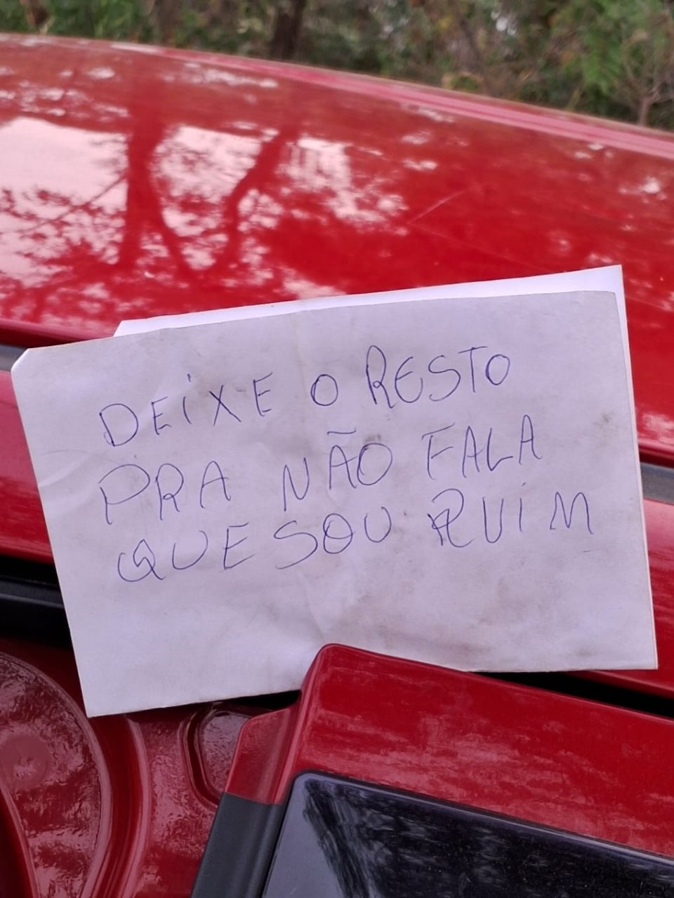 Carro roubado é encontrado em Jundiaí com bilhete deixado pelo ladrão