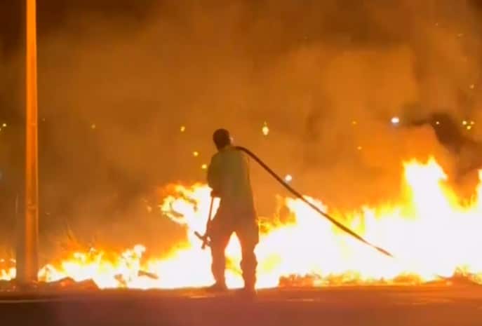 Defesa Civil de SP renova alerta de risco elevado para incêndios até terça-feira