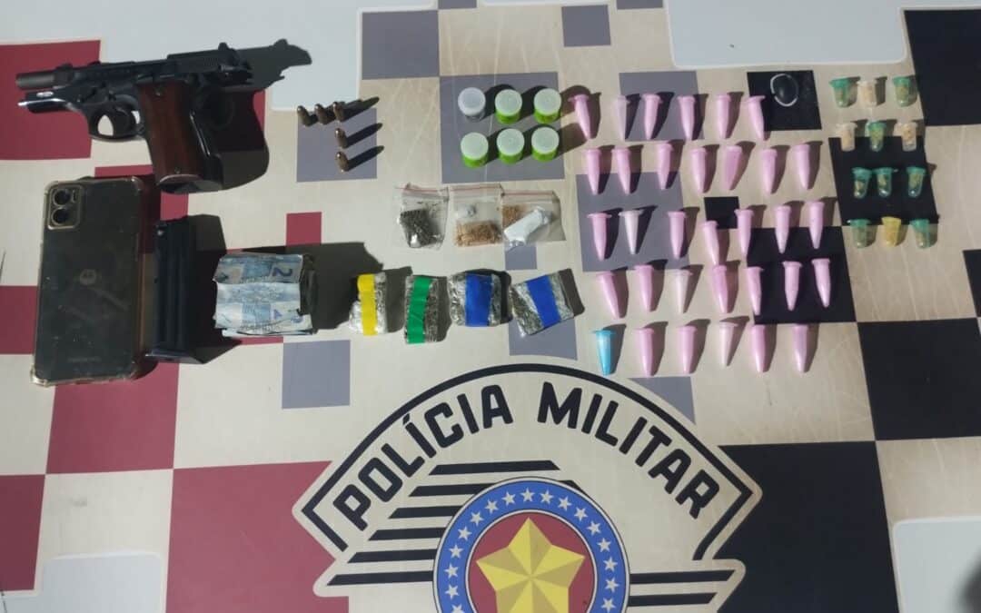 Homem é preso por porte de arma, tráfico de drogas e adulteração de veículo