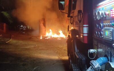 Incêndio destrói barraco em Campo Limpo Paulista; ninguém ficou ferido