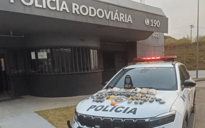 Polícia Rodoviária prende dois suspeitos e apreende adolescente por tráfico de drogas