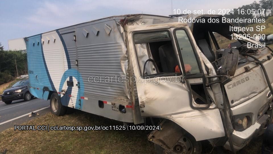 Quatro pessoas ficam feridas em acidente na Rodovia dos Bandeirantes, em Itupeva