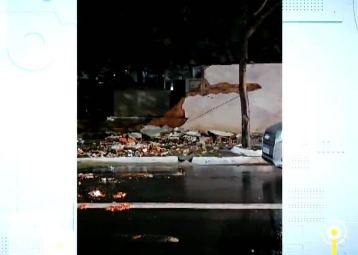 Chuva provoca queda de muro do Cemitério da Saudade em Itu