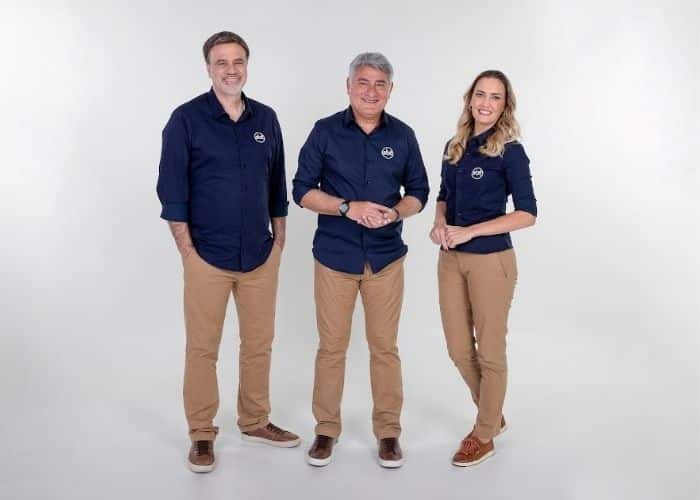 Equipe de narradores do SBT para o jogo entre Corinthians e Racing.