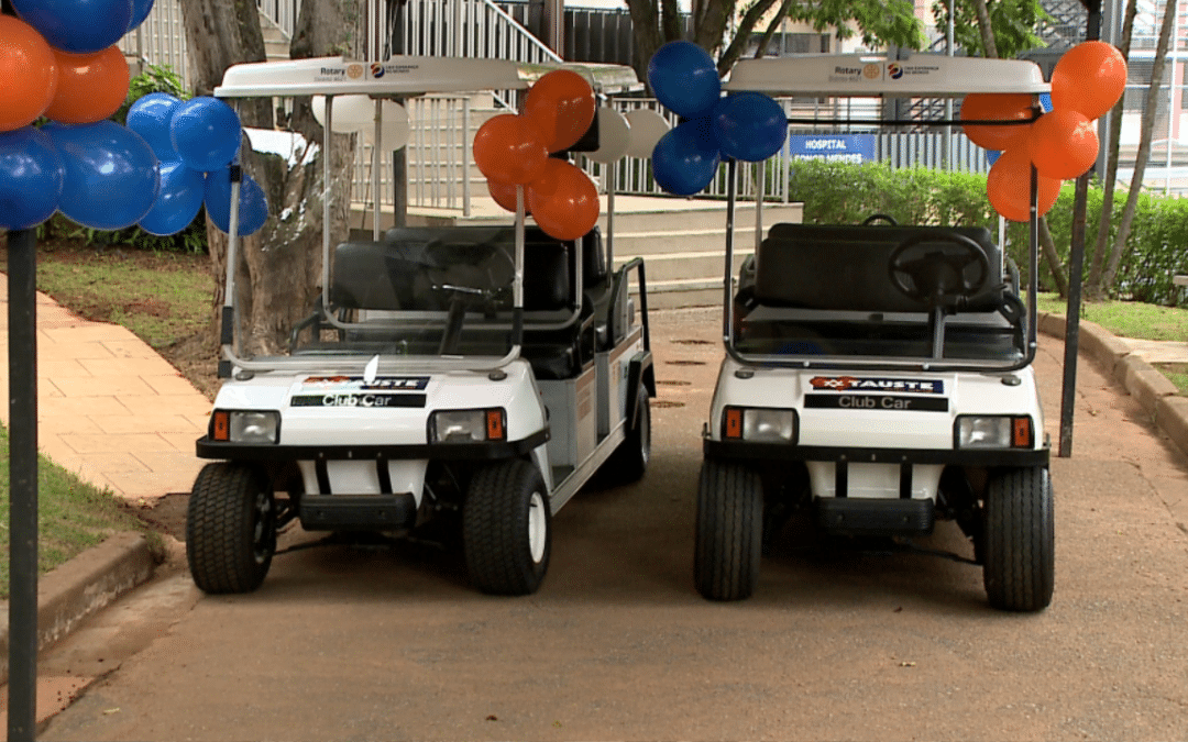 CHS recebe dois carrinhos de golf reformados para o transporte de pacientes