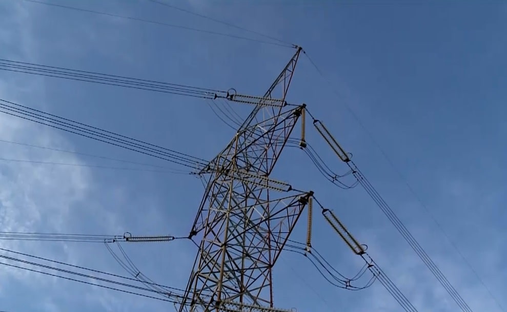 Mudança de hábitos simples pode evitar aumento na conta de luz no verão