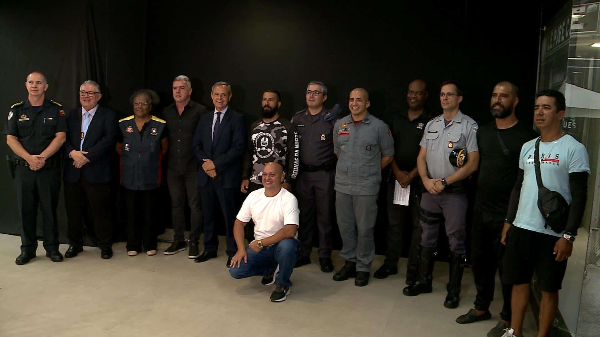 Equipe da polícia.