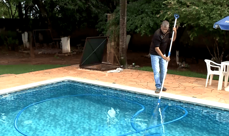 Cuidados com a limpeza de piscinas devem ser redobrados no verão