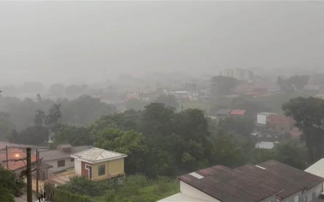 Sorocaba registra forte chuva, granizo e pontos de alagamento