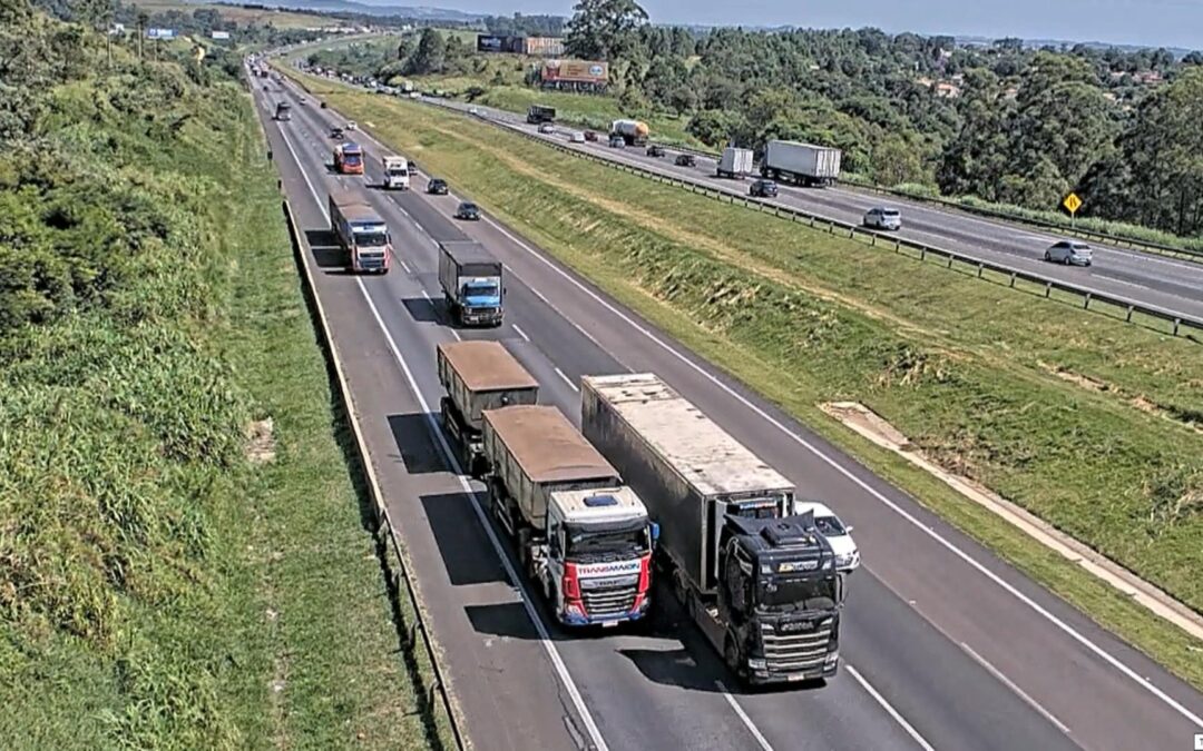 Confira como está o movimento nas rodovias da região