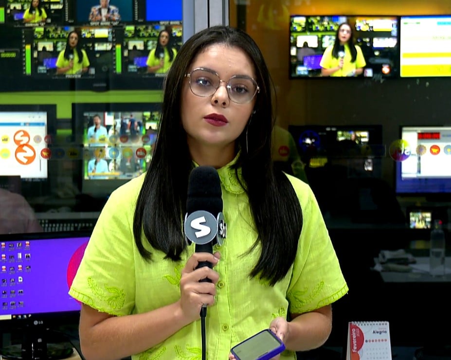 Repórter Fernanda Sena falando sobre o caso.